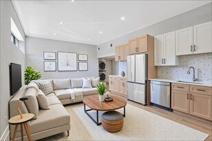 6240 W Belmont Ave in Chicago, IL - Building Photo