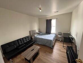 305-305 W Runyon St in Newark, NJ - Building Photo - Building Photo