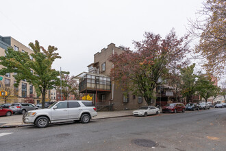 210 Lynch St in Brooklyn, NY - Building Photo - Building Photo