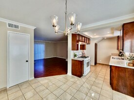 232 S Pine St in San Gabriel, CA - Building Photo