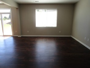 804 Commerce Trl in Canton, GA - Foto de edificio - Building Photo