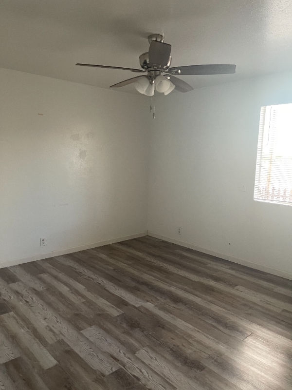 property at 220 W 9th St