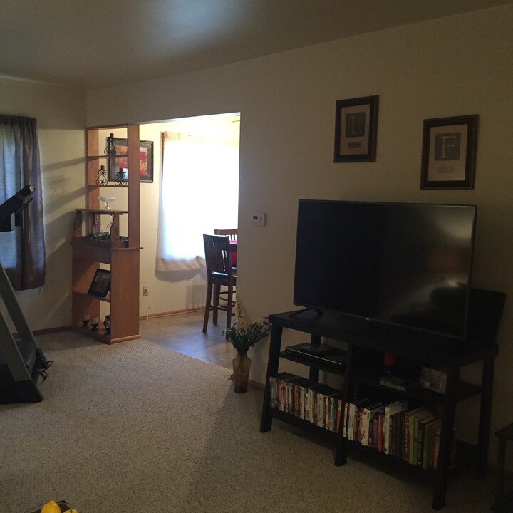 12116 W Bluemound Rd in Wauwatosa, WI - Building Photo