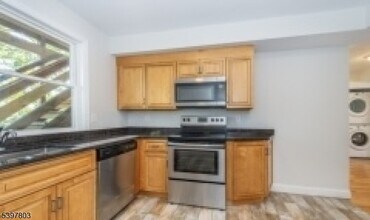 15 Olyphant Pl in Morristown, NJ - Building Photo - Building Photo