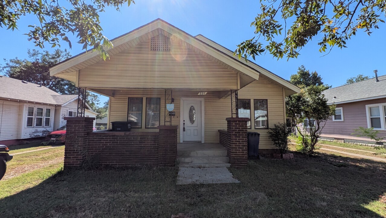 531 W Wallace St in Shawnee, OK - Building Photo