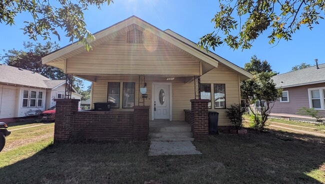 property at 531 W Wallace St