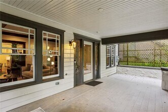 843 Monroe Dr NE in Atlanta, GA - Foto de edificio - Building Photo