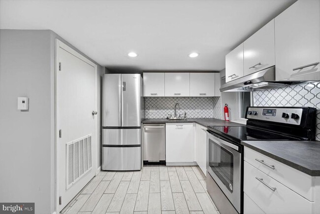 property at 768 Quebec Place NW