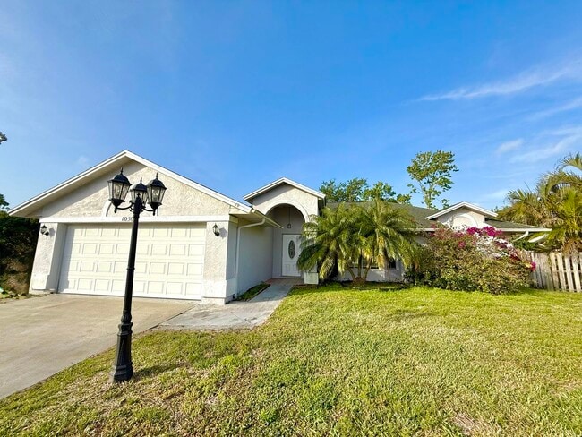 1050 SE Euclid Ln