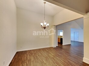 2943 Newtons Crest Cir in Snellville, GA - Foto de edificio - Building Photo