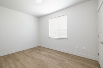 Idaho Falls Hitt Road Patio in Idaho Falls, ID - Foto de edificio - Building Photo