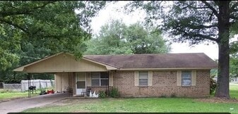 200 Blackwood Dr in Monroe, LA - Building Photo