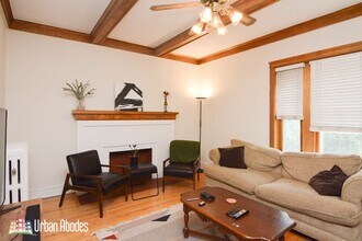 6310 N Glenwood Ave, Unit 2 in Chicago, IL - Building Photo - Building Photo