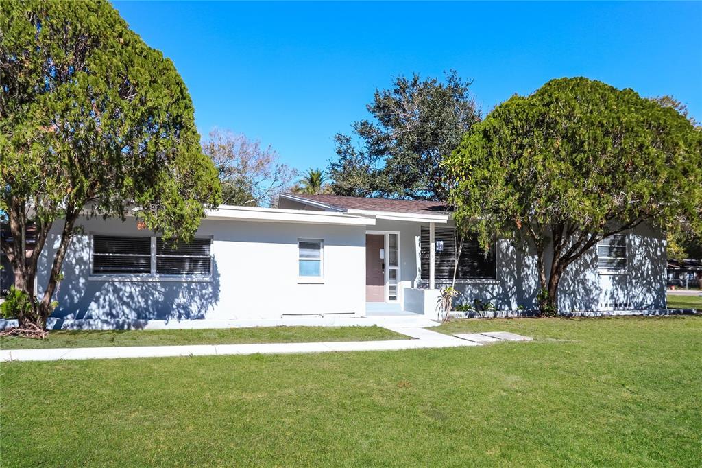 5763 Crestmont Ave in Clearwater, FL - Building Photo