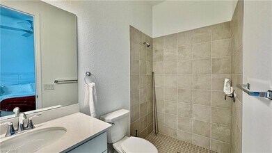 15048 Pinehurst in Punta Gorda, FL - Foto de edificio - Building Photo