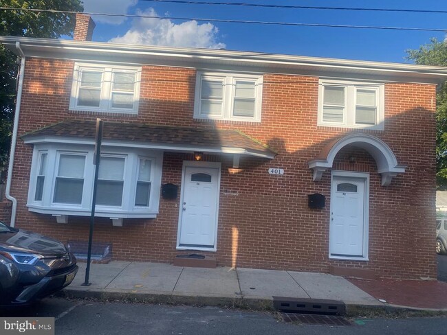 property at 401 Lawrence St