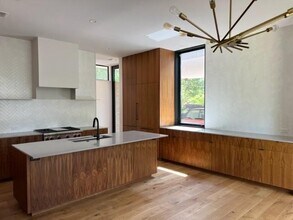 1602 S 3rd St in Austin, TX - Building Photo - Building Photo