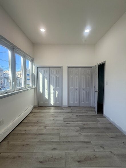 124 Winfield Ave, Unit 1 in Jersey City, NJ - Foto de edificio - Building Photo