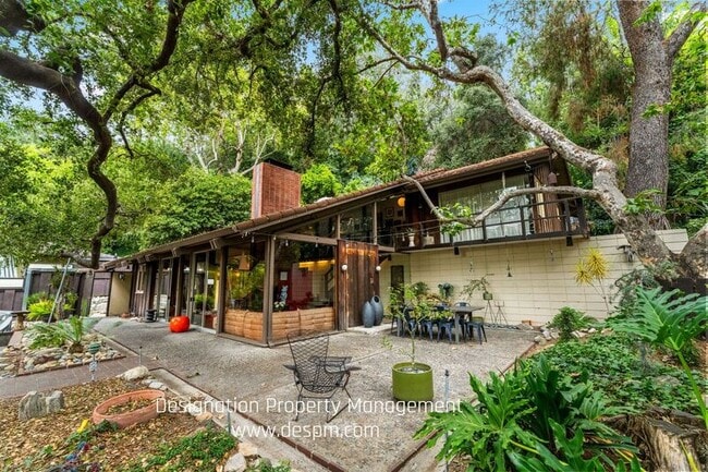 1716 Putney Rd in Pasadena, CA - Building Photo - Building Photo