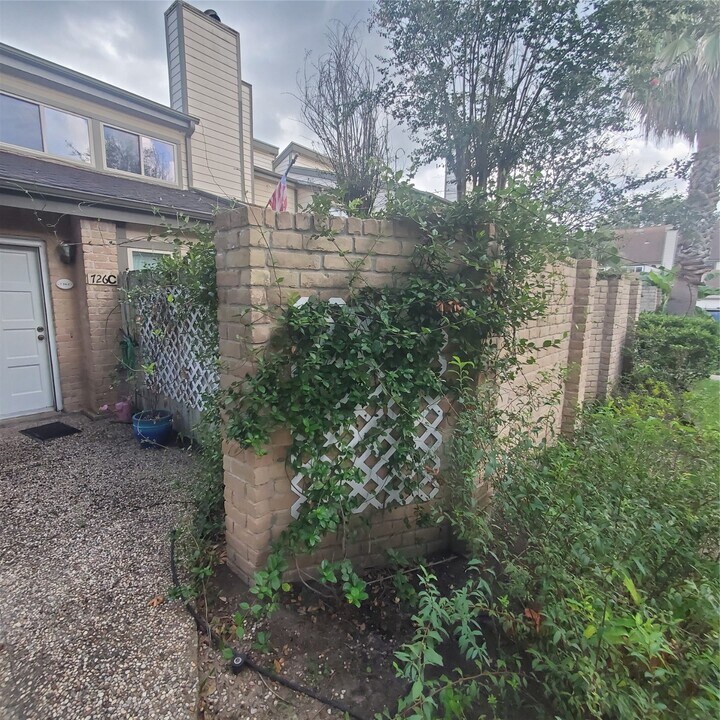 726 Country Pl Dr in Houston, TX - Building Photo