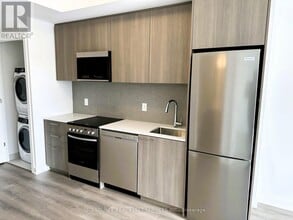 7439 Kingston Rd in Toronto, ON - Building Photo - Building Photo