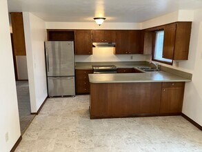 902 Connecticut Ave SE in Salem, OR - Building Photo - Building Photo