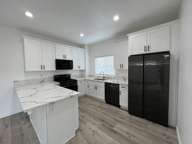 5047 Campanile Dr in San Diego, CA - Building Photo - Building Photo