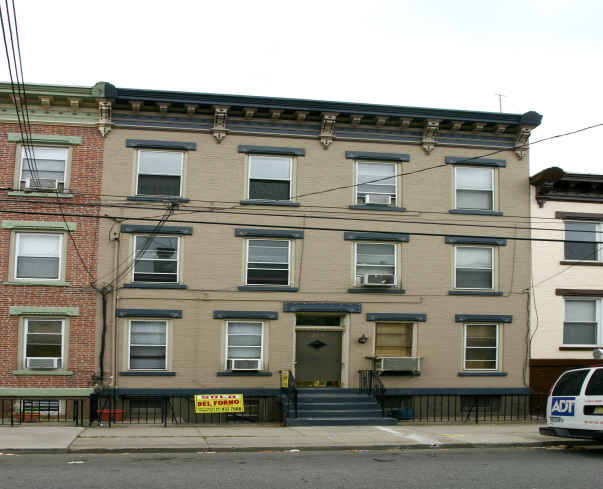 357 8th St in Jersey City, NJ - Foto de edificio - Building Photo