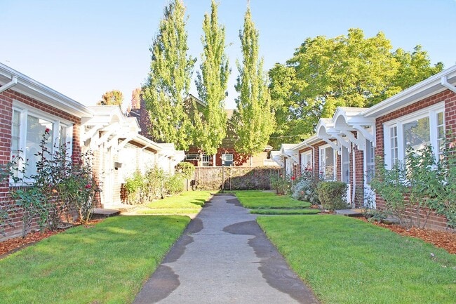 1011 NE Tillamook St in Portland, OR - Building Photo - Building Photo