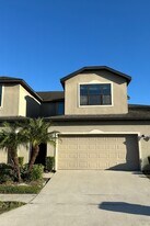 2495 Seven Oaks Dr in St. Cloud, FL - Building Photo