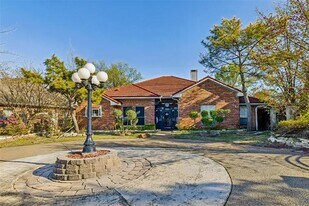 3024 Encino Dr in Dallas, TX - Building Photo