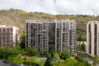 Mauna Luan in Honolulu, HI - Building Photo - Building Photo