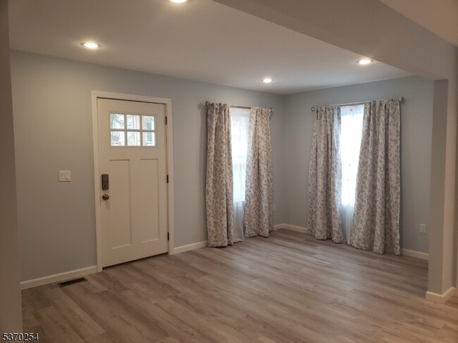 13 New Hampshire St in Newton, NJ - Building Photo - Building Photo