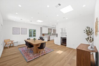 1104 S Crest Dr in Los Angeles, CA - Building Photo - Building Photo