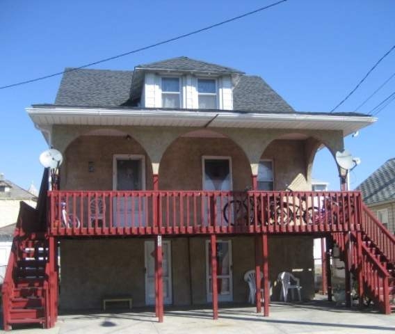 233 E Youngs Ave in Wildwood, NJ - Building Photo