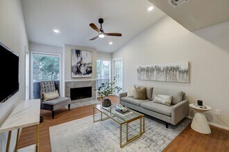 1201 Bering Dr in Houston, TX - Building Photo - Building Photo