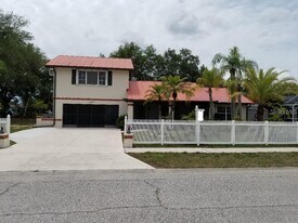 13349 Buckett Cir in Port Charlotte, FL - Building Photo