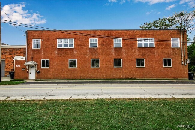 126 E Niagara St in Tonawanda, NY - Building Photo - Building Photo