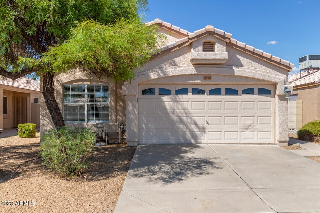 4354 E Campo Bello Dr in Phoenix, AZ - Building Photo