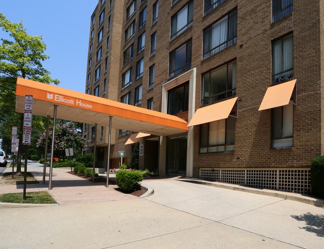 Ellicott House in Washington, DC - Foto de edificio - Building Photo