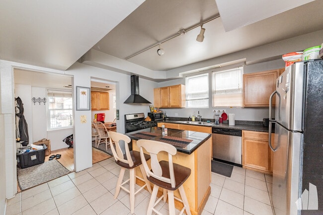 property at 1456 W Irving Park Rd