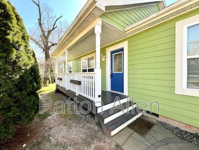 287 S French Broad Ave in Asheville, NC - Building Photo - Building Photo