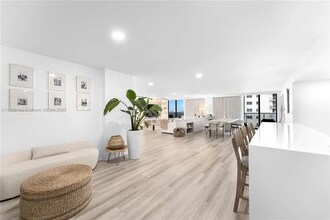 2401 Collins Ave, Unit #1510/1511 in Miami Beach, FL - Building Photo - Building Photo