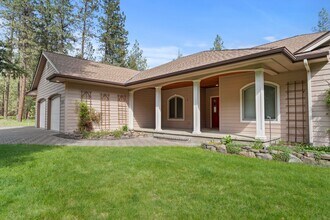 2325 E Winger Rd in Spokane, WA - Building Photo - Building Photo