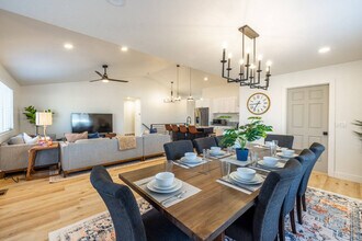 1157 E Sego Lily Dr in Sandy, UT - Building Photo - Building Photo