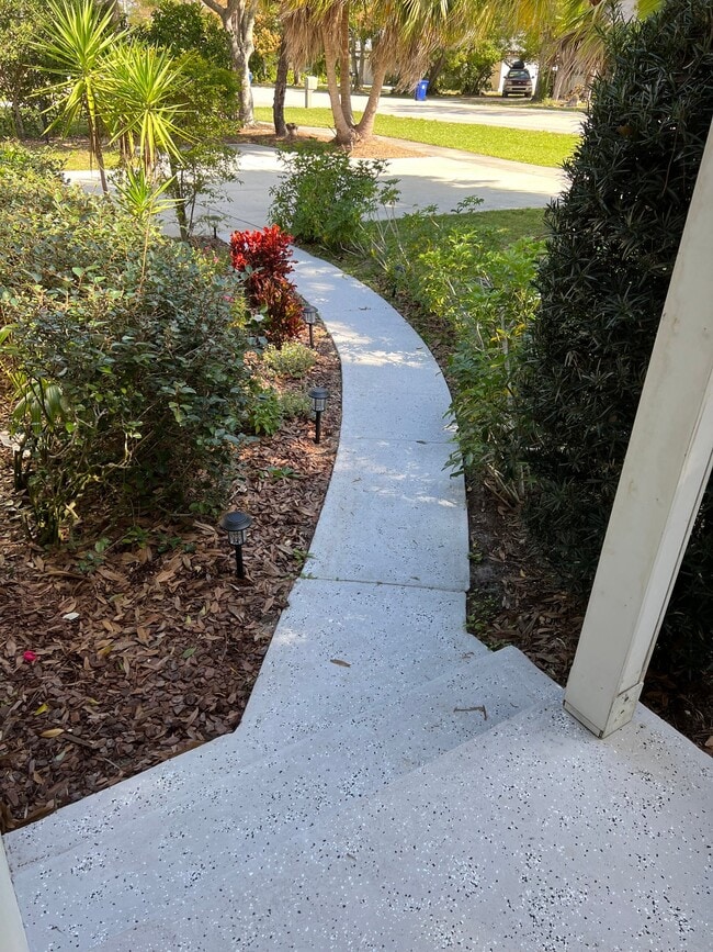 1655 27th Ave in Vero Beach, FL - Foto de edificio - Building Photo