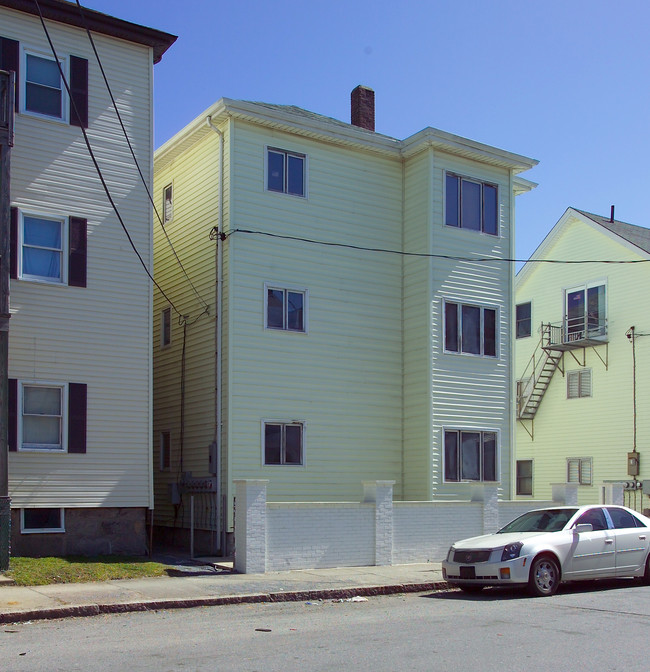 142 Tuttle St in Fall River, MA - Building Photo - Building Photo