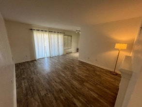 300 Glenwood Cir in Monterey, CA - Building Photo - Building Photo
