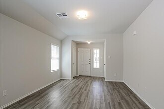 341 Shelby Meadow Dr in Willis, TX - Building Photo - Building Photo