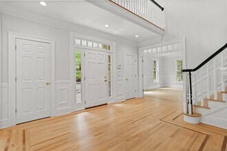 5 Winthrop Hill in Weston, CT - Building Photo - Building Photo